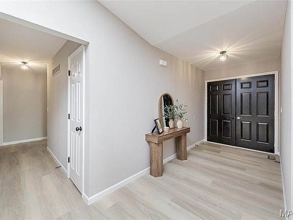 4th image of 1298 Golden Gate Ln