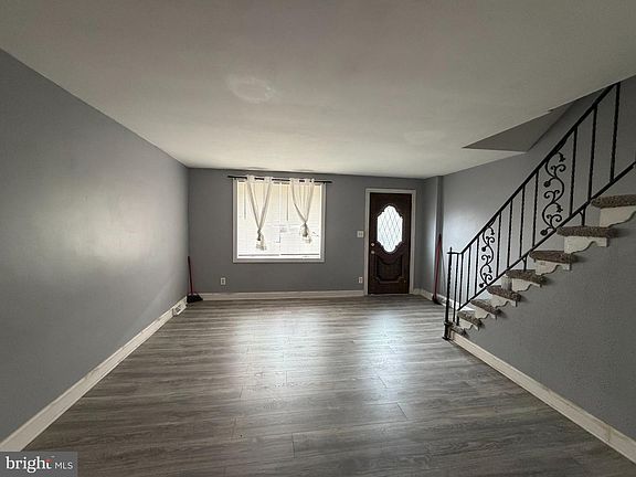 3rd image of 4443 Loring St