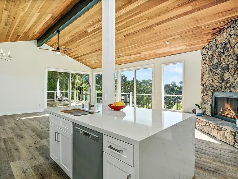 1935 Nautilus St — Photo 16