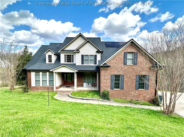 107 Twin Lakes Dr, Cross Lanes, WV 25313