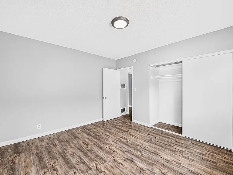 10227 S. 10th Ave. — Photo 26