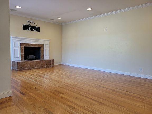 5th image of 6576 Belbrook Ct