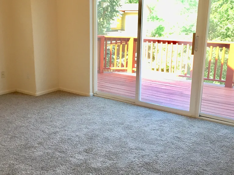 2661 Woodberry Dr — Photo 4
