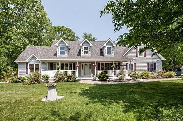 Beautifully maintained cust...