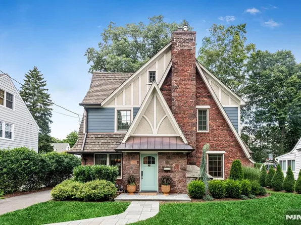97 California St, Ridgewood, NJ 07450