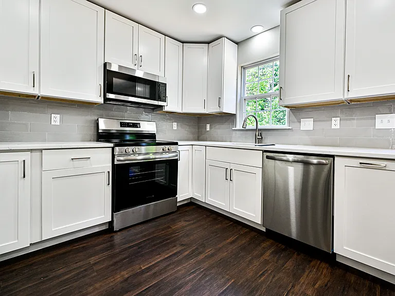 56 Horseshoe Dr — Photo 2