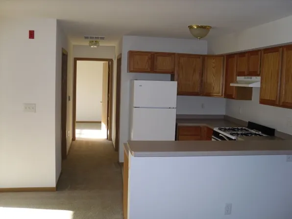 Grove Apartments (GROV), 1408 10th Ave #13, Union Grove, WI 53182