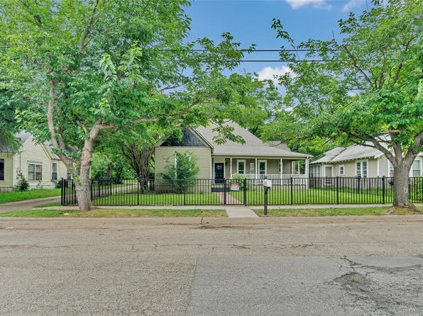 416 W Willingham St, Cleburne, TX 76033