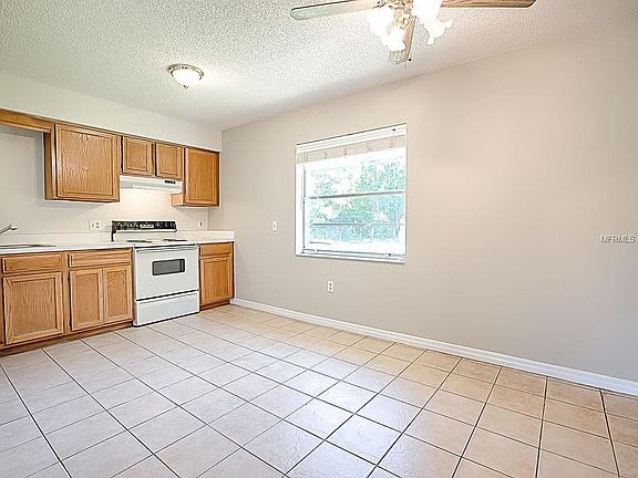 4th image of 909 Jacaranda Dr