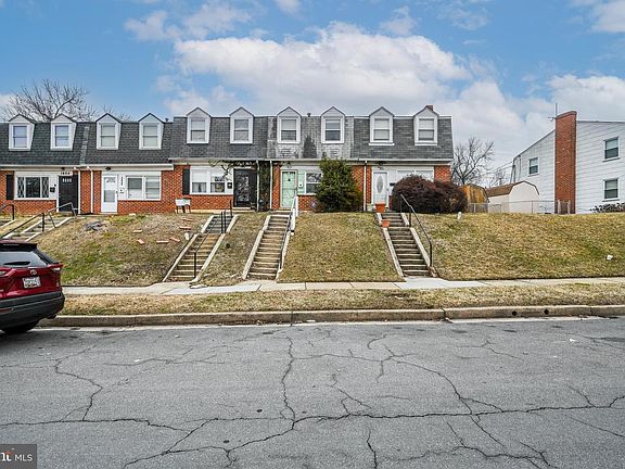 2nd image of 1610 Wentworth Ave