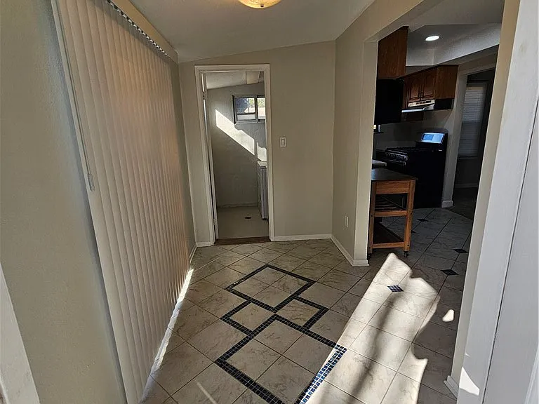 1226 W Palm Ave — Photo 11