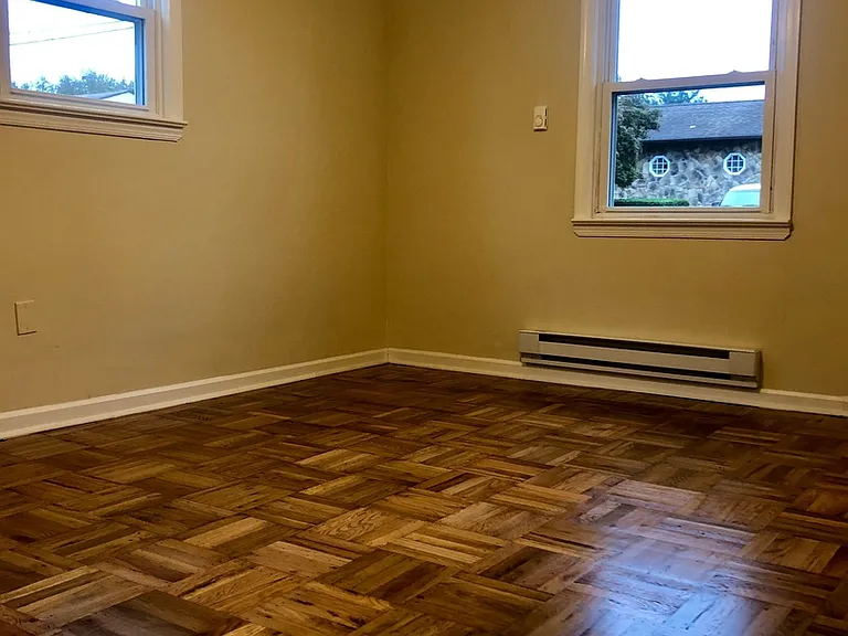 713 4th Ave — Photo 5
