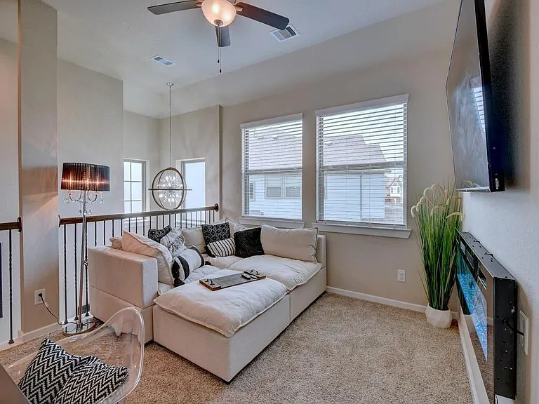 2543 Manor Valley Ct — Photo 14