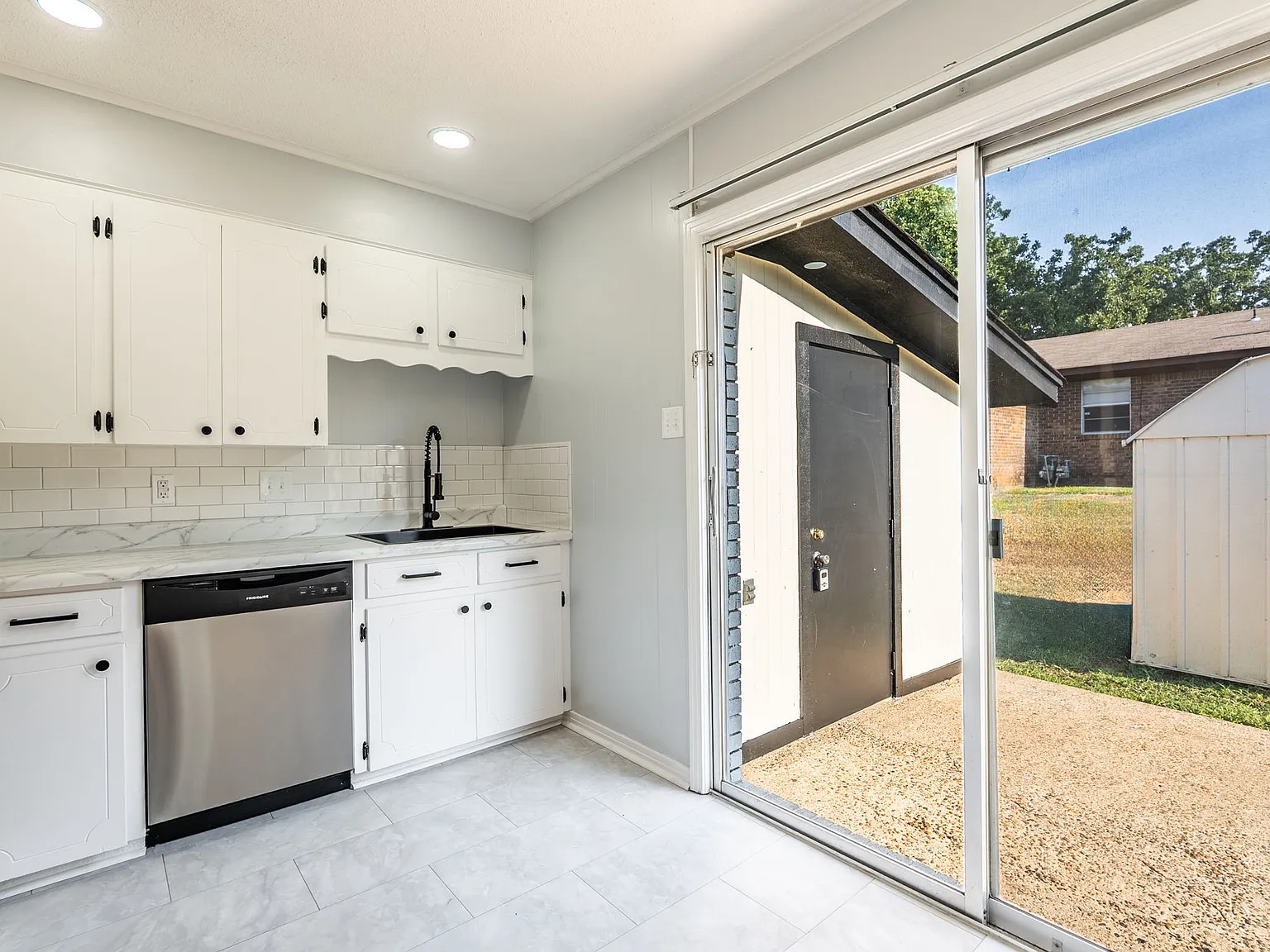 9001 Woodbine Triplex — Photo 4
