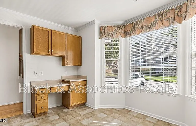 304 Nottinghill Walk — Photo 4