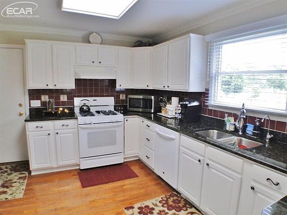 2nd image of 3434 Old Creek Dr