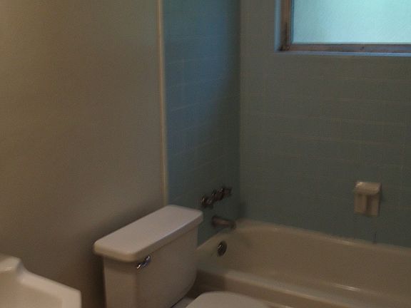 4th image of 2410 Almond Dr