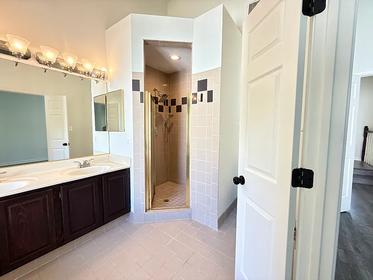 14604 Woodgate Manor Cir — Photo 24