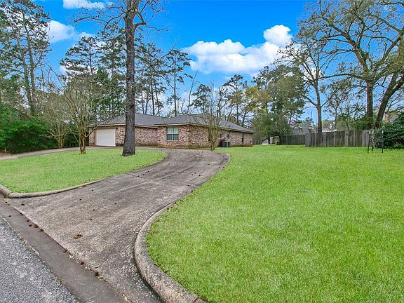 3rd image of 310 Augusta Dr