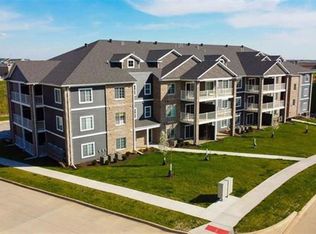 2873 Spring Rose Cir, Coralville, IA 52241