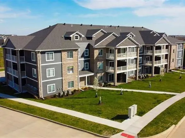 2875 Spring Rose Circle, 2875 Spring Rose Cir #105, Coralville, IA 52241