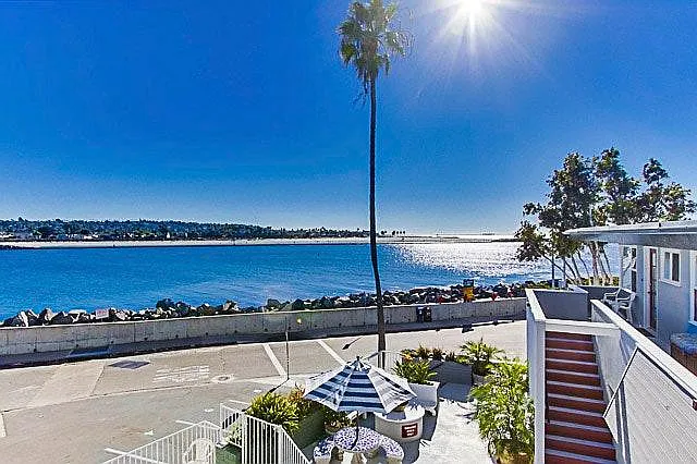 2613 Mission Blvd — Photo 3