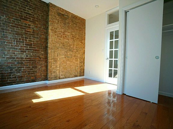 5th image of 206 E 6th St APT 6
