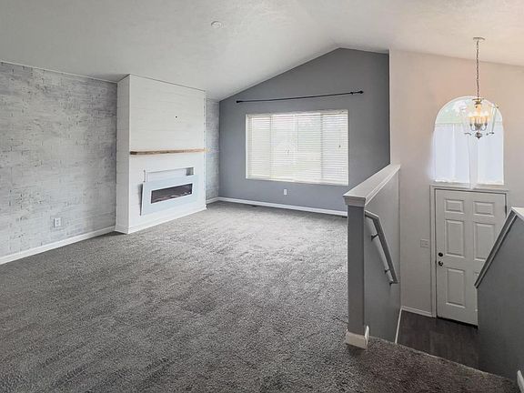 3rd image of 3318 Thistle Creek Ln