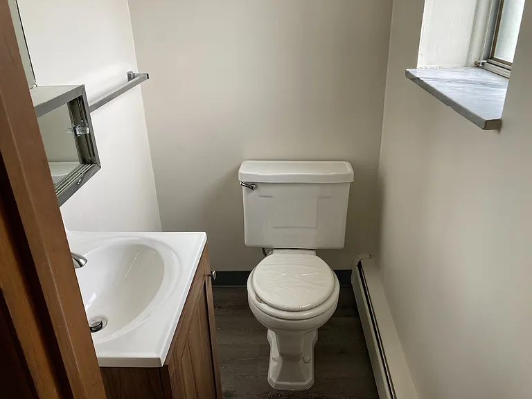 Kingston Place Apartments — Photo 39