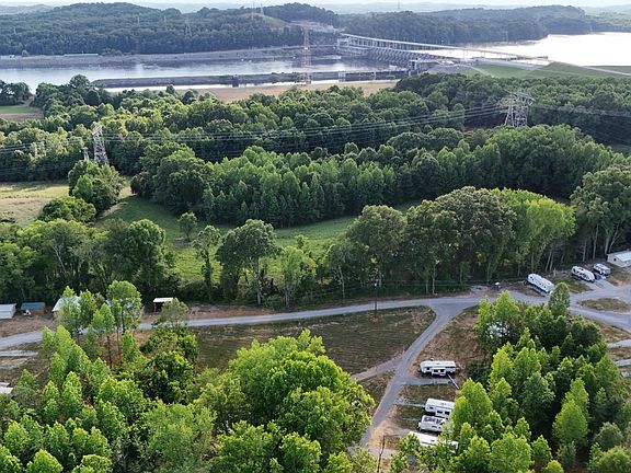 4th image of 8415 River Rd