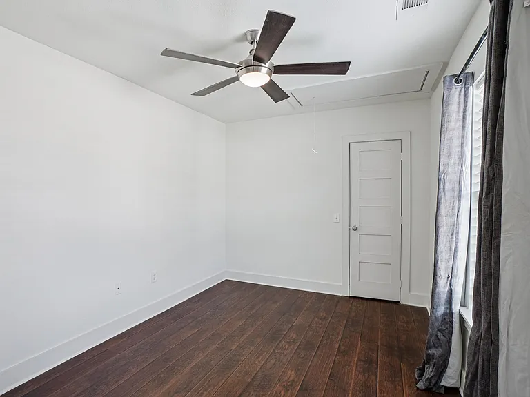 422 N Marlborough Ave — Photo 47