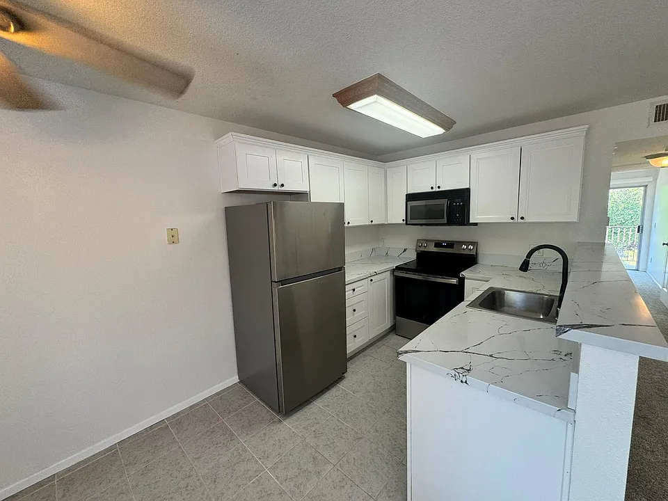 2616 Alpine Blvd #24