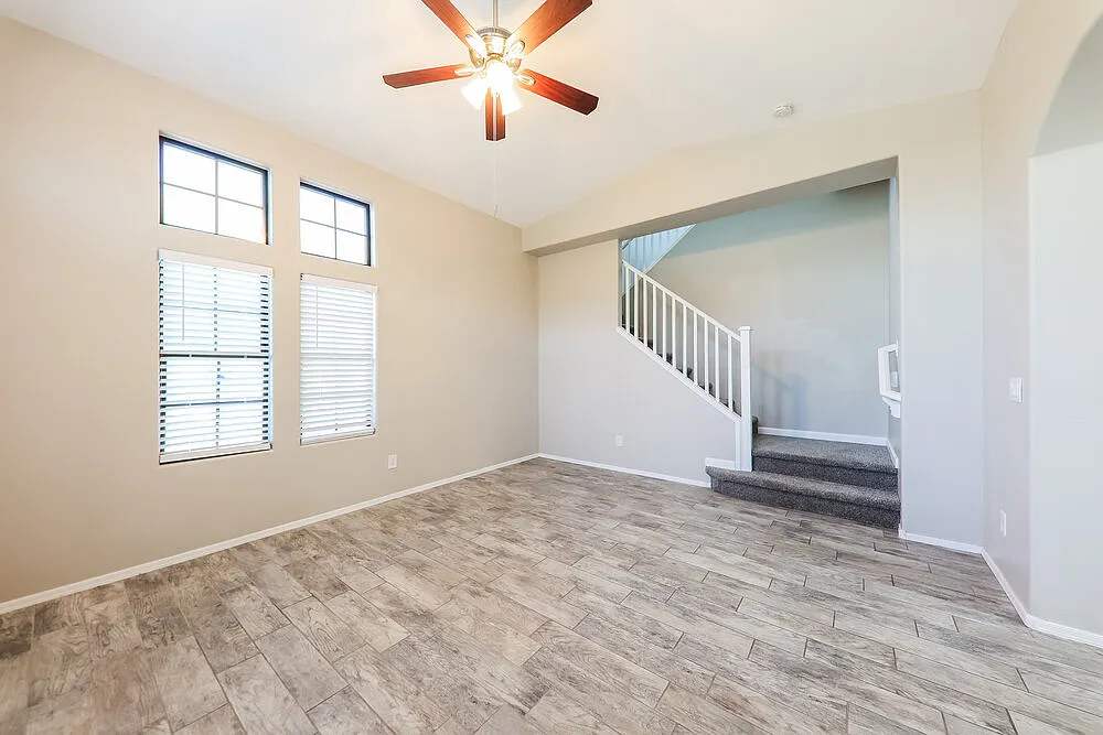 3 bed, 2.5 bath, 1971 sqft, $2,550 — Photo 4