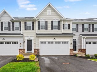 25 Keuka Ln, Canandaigua, NY 14424