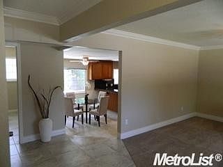 3rd image of 6907 Lincoln Ave