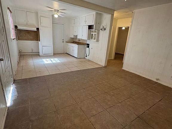 3rd image of 2618 Malcolm St