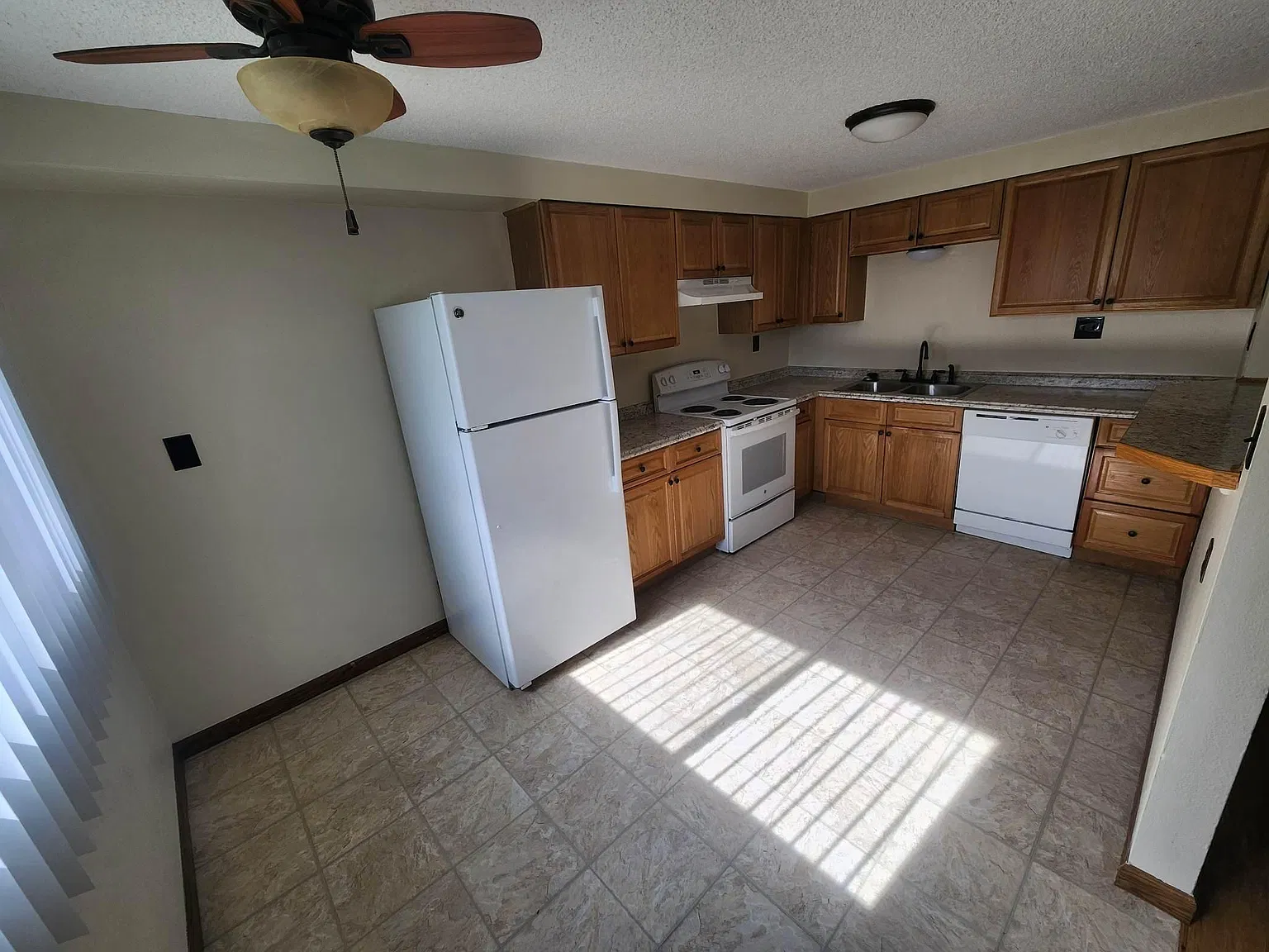 2 bed, $1,150 — Photo 4