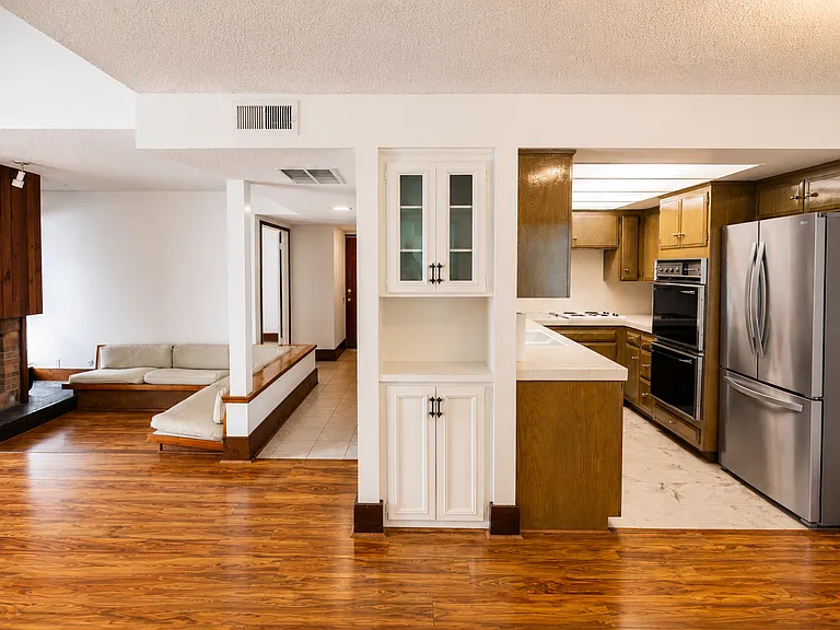 4931 Coldwater Canyon Ave #2 — Photo 16