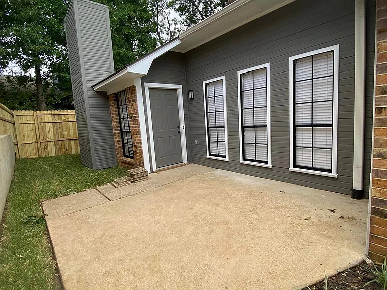 2720 Patio St — Photo 2