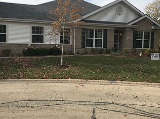 21550 Papoose Lake Ct, Crest Hill, IL 60403