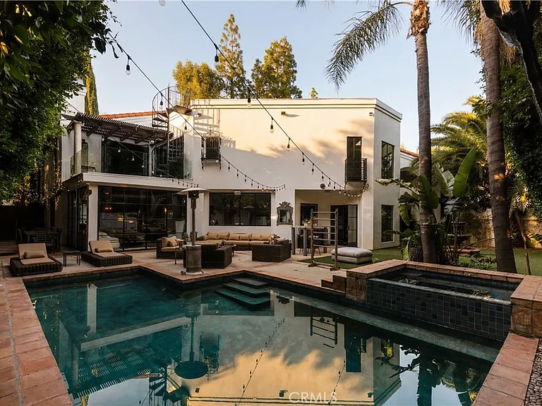 4909 Woodley Ave — Photo 1