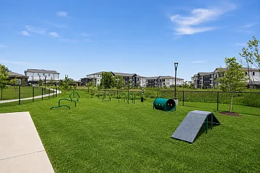 Clear Creek Springdale Apartments — Photo 10