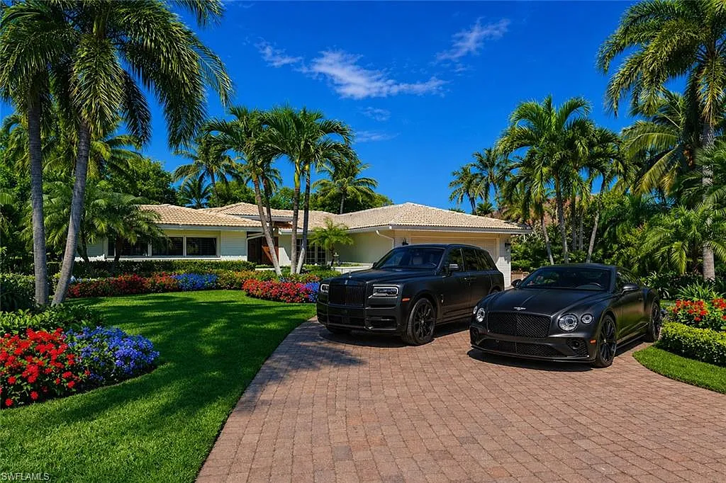 3 bed, 3.5 bath, 2600 sqft, $25,000 — Photo 1