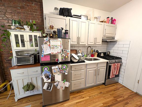 5th image of 305 E 92nd St APT 1A