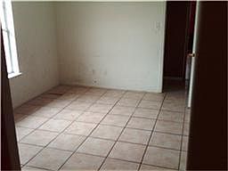 3rd image of 7918 Longshire Ln