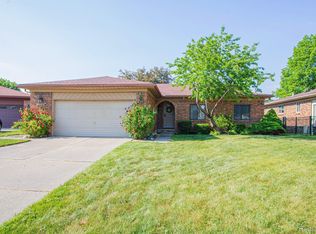 15247 Spruce Dr, Macomb, MI 48044