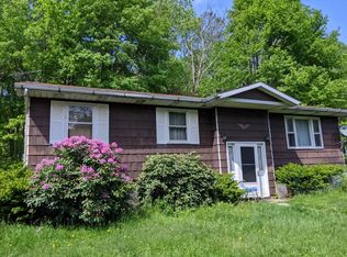20447 Hammond Rd, Corry, PA 16407