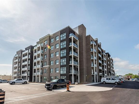 3rd image of 5055 Greenlane #225
