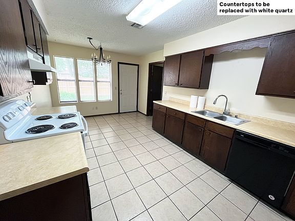 4th image of 916 N Century Dr