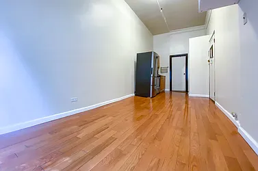 Rented by Coldwell Banker Warburg